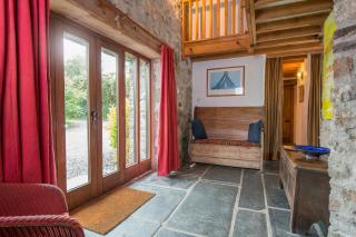 Crabhall Barn - 1