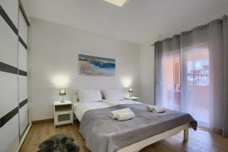 Aurelia Apartment - Terrace with Lemon Garden View - 8