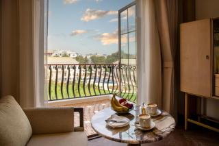 DLF Club 4 - 8