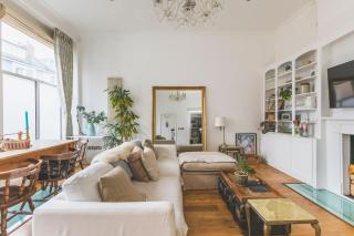 Parisian Style Duplex in Richmond Hill - 2