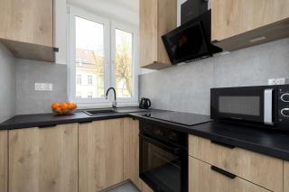 Modern Apartment with Balcony and Place for Remote work by Noclegi Renters - 8