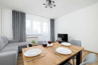 Modern Apartment with Balcony and Place for Remote work by Noclegi Renters - 3
