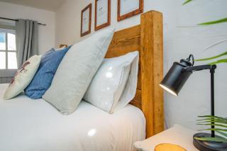 Cosy Farm Conversion In The Heart Of Pembrokeshire - 8