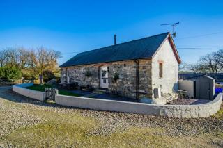 Cosy Farm Conversion In The Heart Of Pembrokeshire - 3