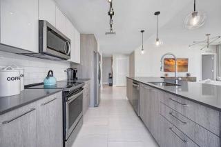 Spacious Cape Harbour Condo with Large Balcony - 3