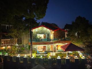 ELIVAAS Aaram Bagh Pet-friendly Villa With Views and Terrace Sit-Out - 0
