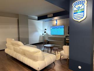 Elegant home office with a view - 9