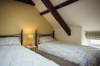 Barn Cottage - Family-Friendly Cottage with Heated Indoor Pool - 3