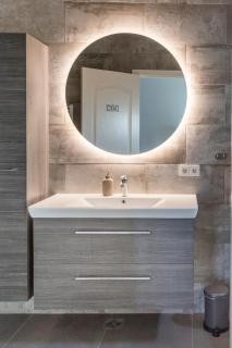 Austurey - Lakefront Villa - 1