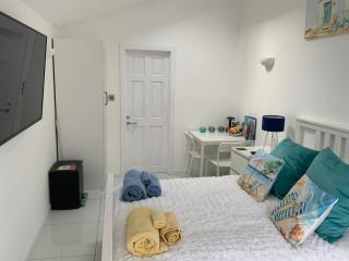 Double Bedroom with Private Entrance - 4