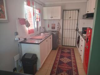Yellowbird Self-catering Accommodation - 4