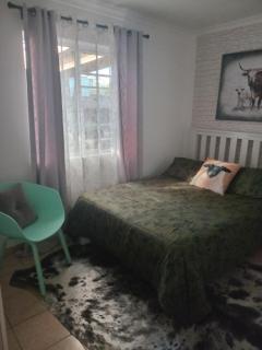 Yellowbird Self-catering Accommodation - 2