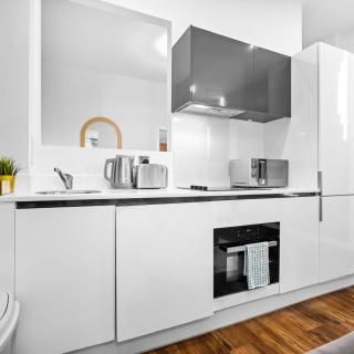 Modern Apartment - City Centre - Balcony - Smart TV - Fast Wi-Fi 139KW - 6