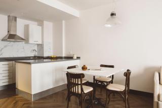 Honest Granada Apartments - 8