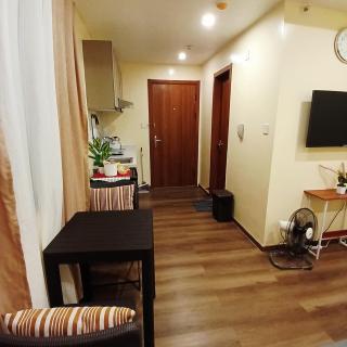 Studio Condo 5 minutes walk to Session - 6