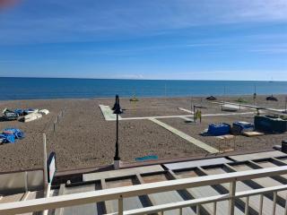 Apartamento en Primera Línea de Playa de La Carihuela - 3