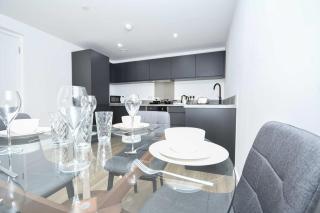 Bastion Point 2BED City Centre Apartment w Parking - 9