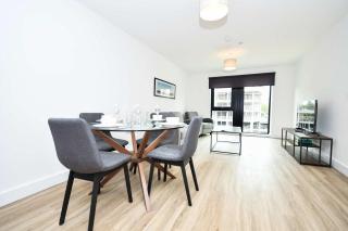 Bastion Point 2BED City Centre Apartment w Parking - 3