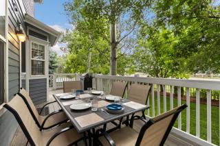 Cozy Family Stay w Game Room & Big Yard - Windsor - 8