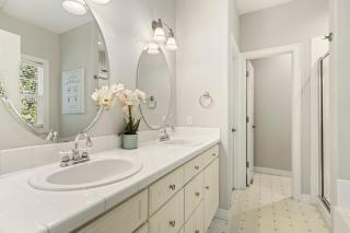 Cozy Family Stay w Game Room & Big Yard - Windsor - 7