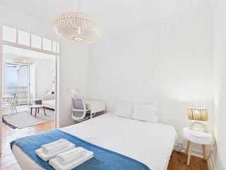 Bright 2BR Alfama Apartment w/ AC | By Airnest - Lissabon - 9