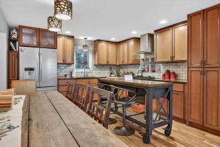 Ember & Oak Bungalow - 4