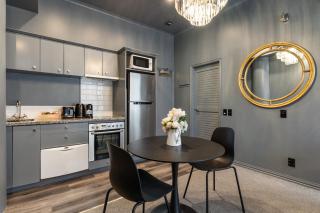 Luxury Princes Wharf Studio Balcony and AC - 1
