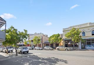 The Lookout, Modern Fremantle Apartment with View - 7