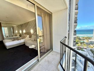 Surfers Paradise Studio on L12, Ocean and City Views - 7