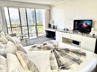 Surfers Paradise Studio on L12, Ocean and City Views - 5