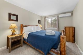 Multi-Family Retreat | 20m to Lincoln | 2 hot tubs - 1