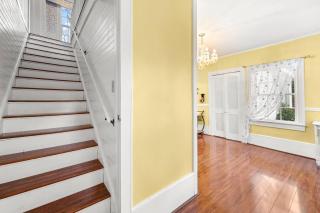 1875 Historic Manor, 5 Acres Near Helen & Wineries - 3