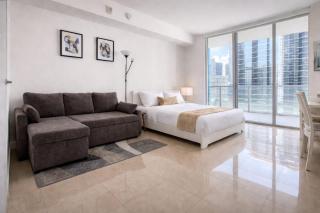 Brickell Luxury & Spacious Studio - 0