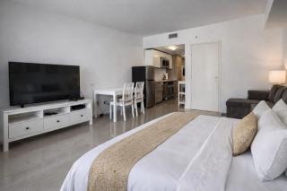 Brickell Luxury & Spacious Studio - 6