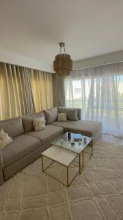 Elegant Fully Furnished 1 Bedroom Unit - 0