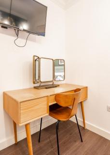 One Bedroom City Sophistication, Unwind in Style - 6