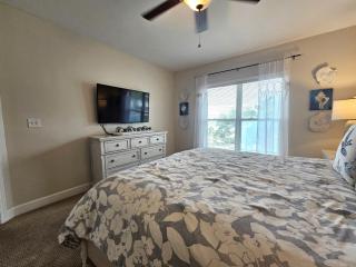 6406 Hampton Place - 1