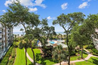 6403 Hampton Place - 6