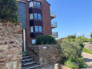 Entire apartment with balcony and sea views - 7