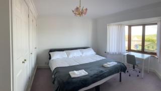 Entire apartment with balcony and sea views - 5