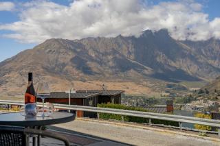 Lake & Mountain Views | 1BR + Parking - 4