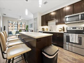 Luxe 1BR Stay with Pool, Gym & EV Charger - 8