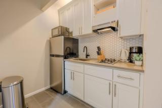 Back Bay Stylish Studio - 5