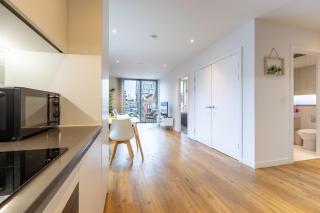 Manchester City Centre, Spacious apartment - 8