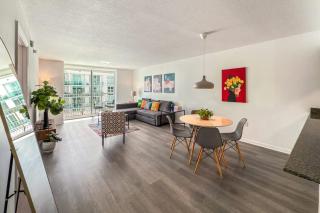 1BR Brickell High-Rise Condo - Balcony & Parking - 9