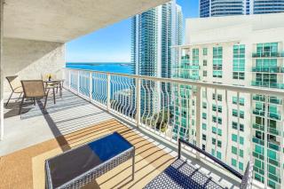 1BR Brickell High-Rise Condo - Balcony & Parking - 6
