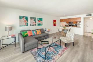 1BR Brickell High-Rise Condo - Balcony & Parking - 5