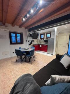 Vicoletto4-Centro storico Verona con Parking - 2