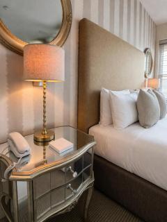 Crescent Victoria Hotel - 7