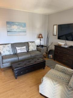 Amenities and beach access! - 0